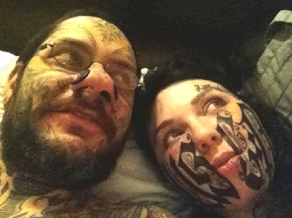 Lesya Toumaniantz, tatuaggio sul viso col nome del fidanzato