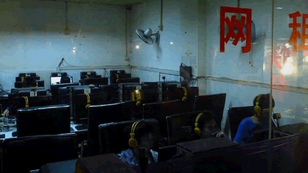 Li Meng, sei anni in un Internet Cafè
